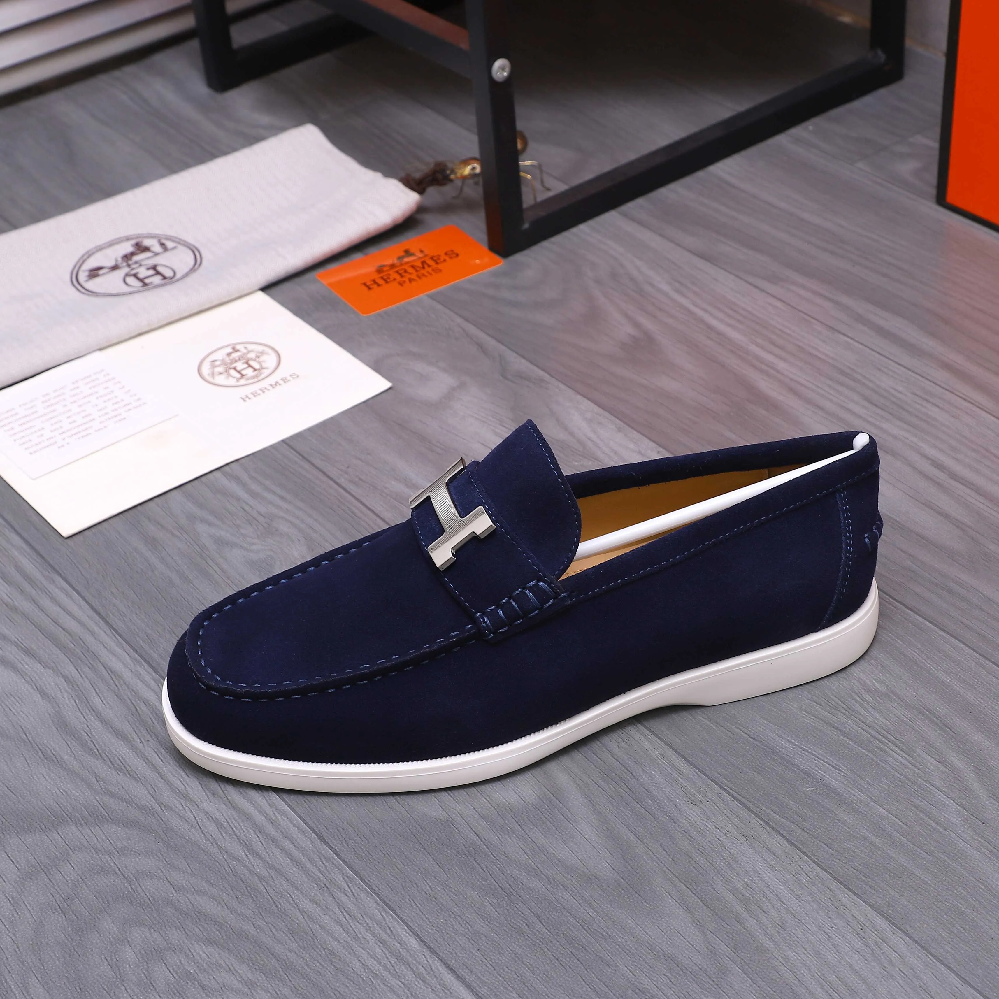 Men's shoes 💰p560 Product trademark: HERMES "Hermès" casual slip-on men's shoes. Regular size: 38-46 (45.46 is custom-made and non-refundable) Product materials: Selected frosted cowhide upper, cowhide lining, original foam rubber ultra-light sole
